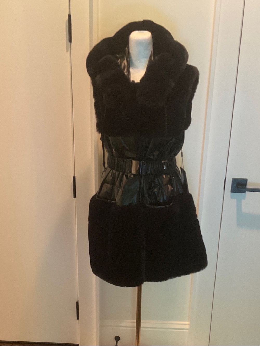 Black Faux Fur Trim Quilted Puffer Vest with Belt